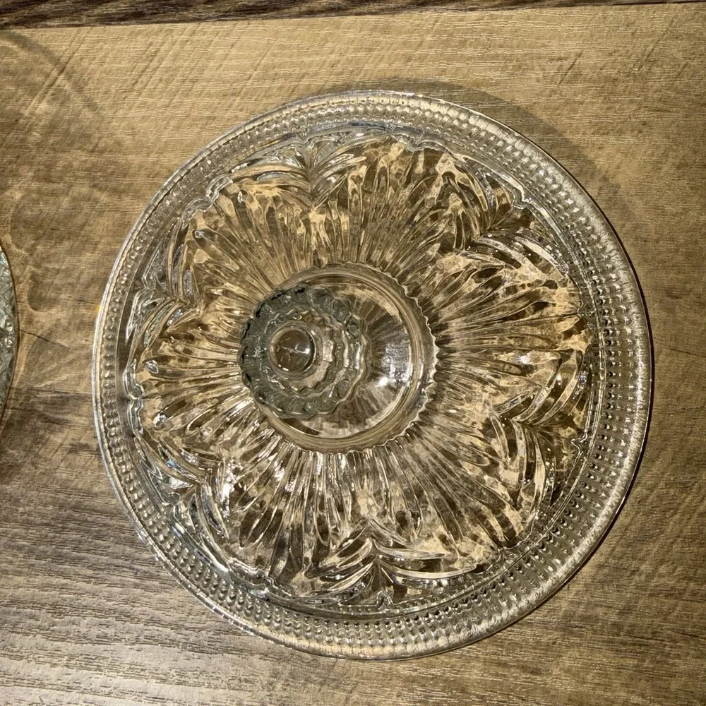 Vintage‎ Avon Crystalique Glass Candy/Trinket Dish Patterned Cut Glass/lid Retro